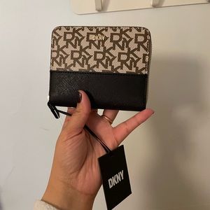 NWT dkny vela small zip around wallet
